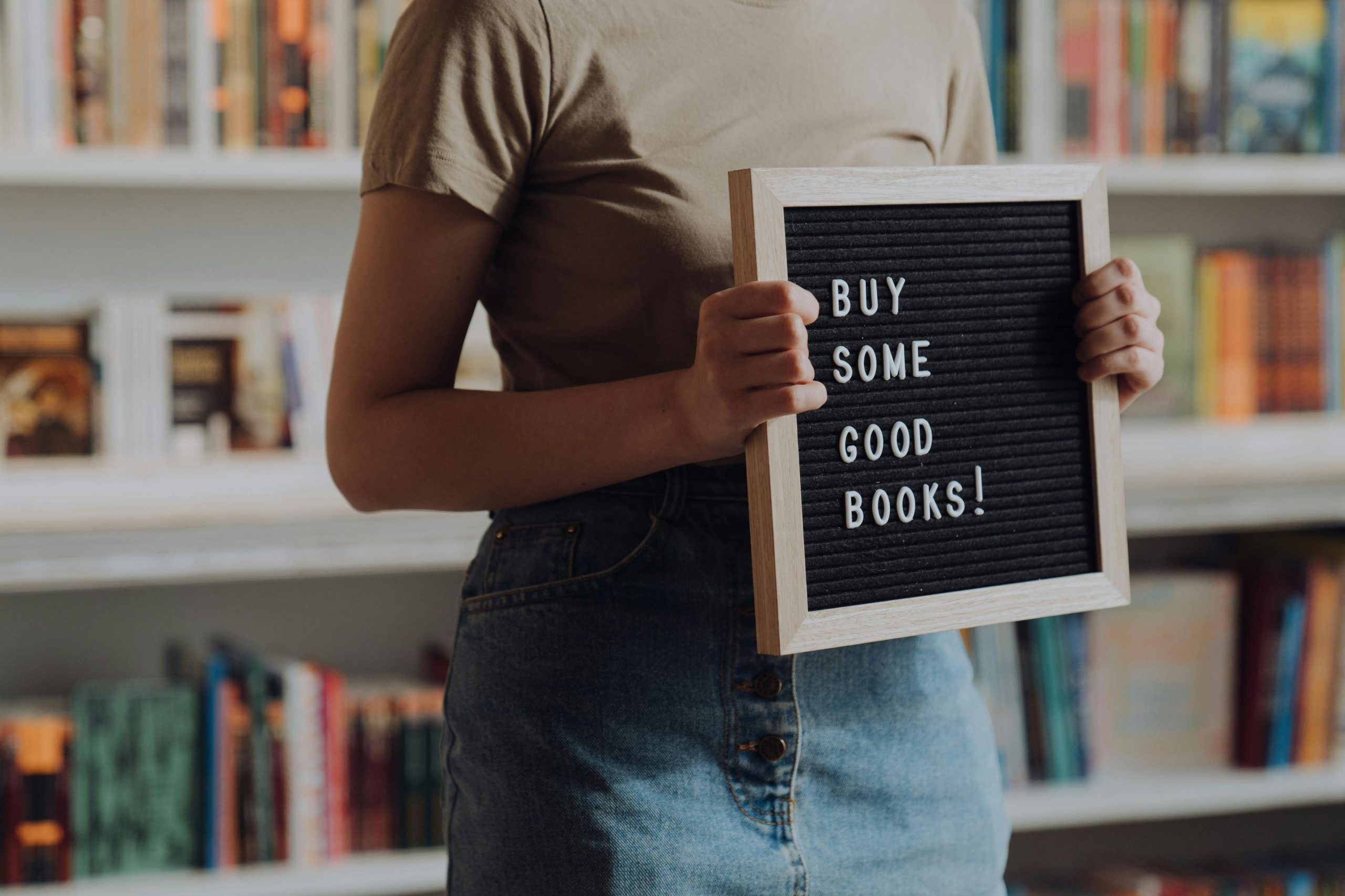 THE ART OF DRAWING READERS IN YOUR POST